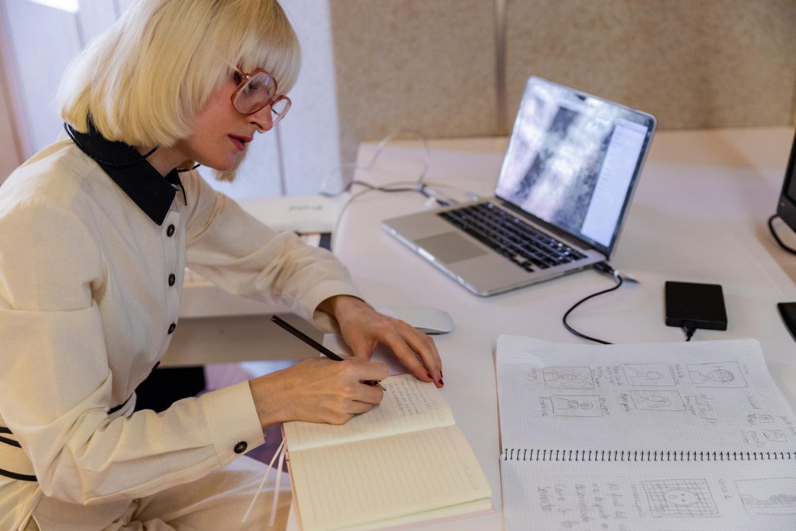 Cintia Lund @ Work