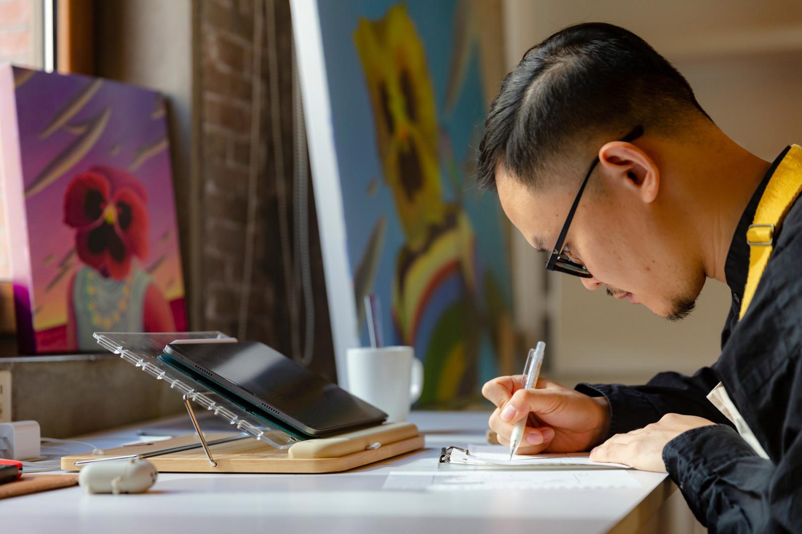 Huang Huihong @ work