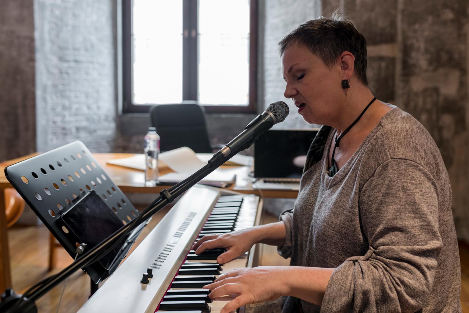 Misha (Michaela Steinhauer)