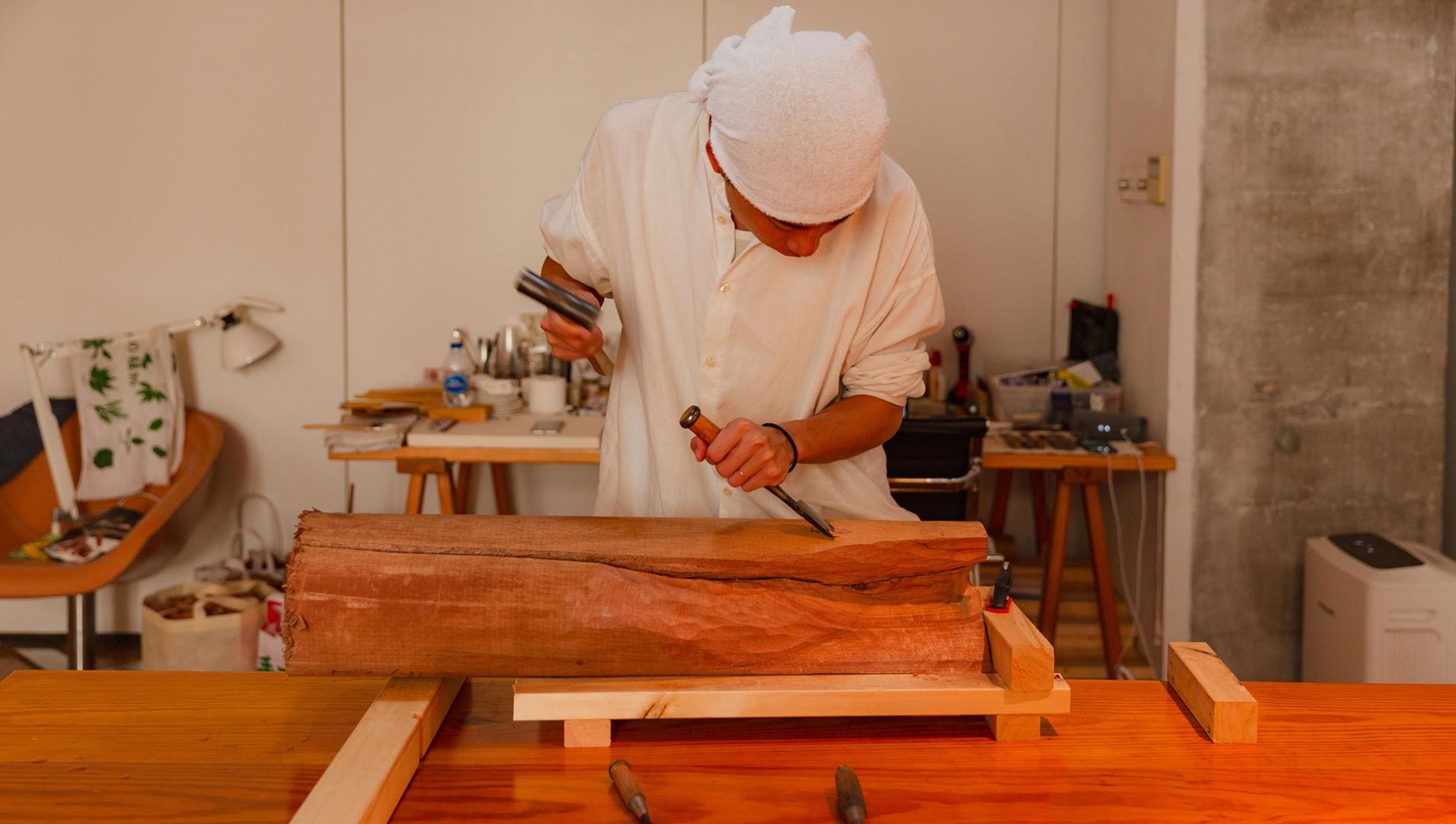 Mitsumune Lee at work